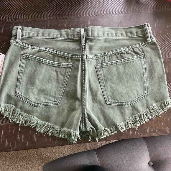 NWT Free people olive green distressed shorts 30 - Picture 3 of 5
